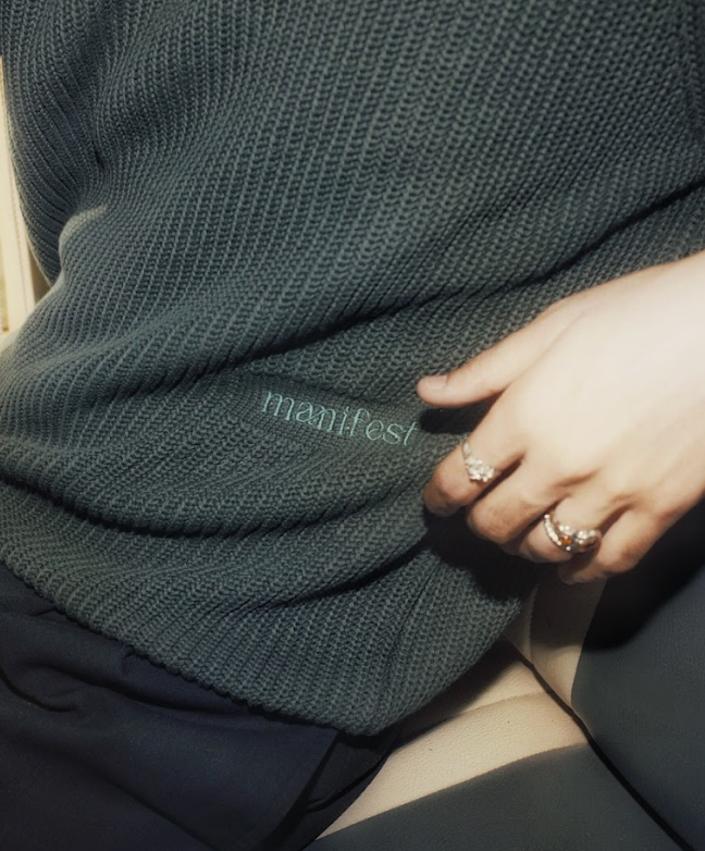 MOSS Knit | Green Manifest Embroidery Roundneck Sweatshirt