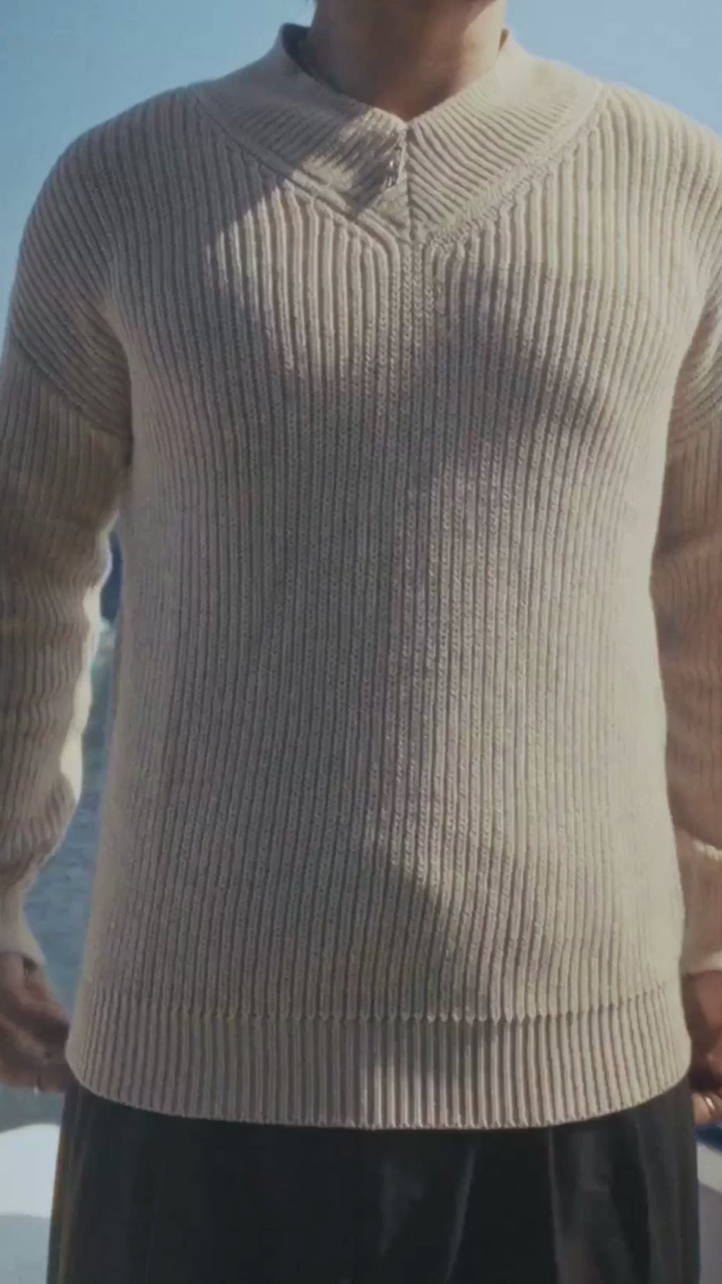 Sunlit Weave | V-Neck Beige Sweater